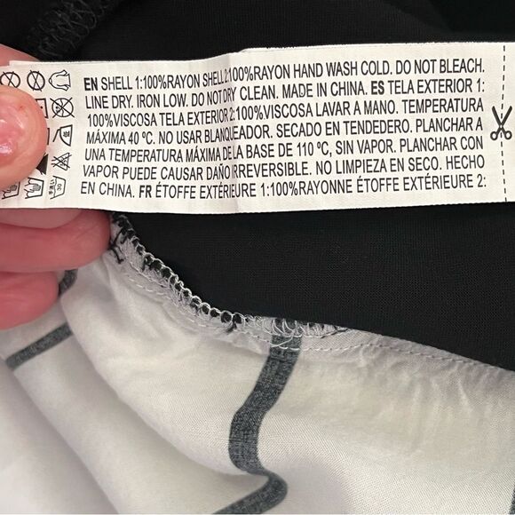 Forever 21 Crew Neck Short Sleeve Blouse Black and White with Stripes Size Small - Picture 5 of 5